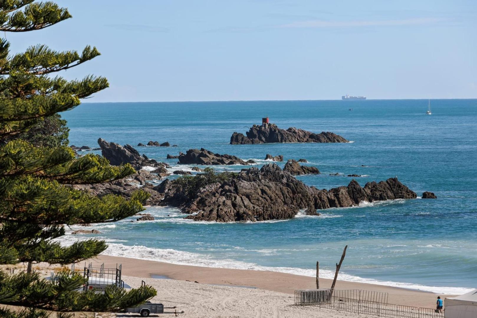 Oceanside Bliss - Absolute Beachfront - Uninterrupted Ocean Views With Pool เมาท์มองานุย ภายนอก รูปภาพ